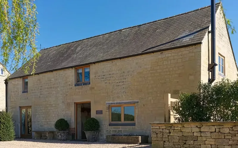Cotswold Barn Bentham 17