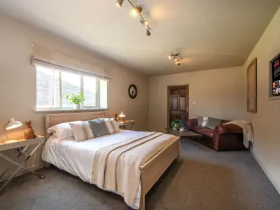 Little Bickley Big Barn Stays 5