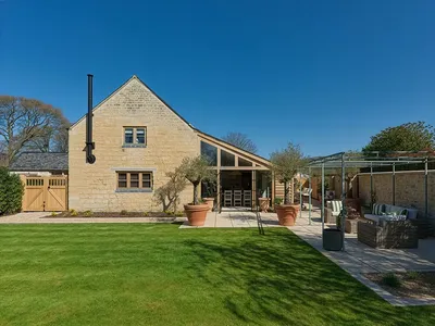 Cotswold Barn Bentham 19