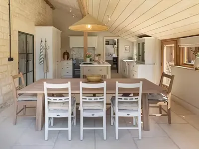 Cotswold Barn Bentham 21