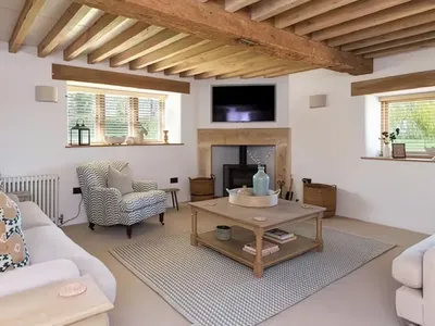 Cotswold Barn Bentham 24