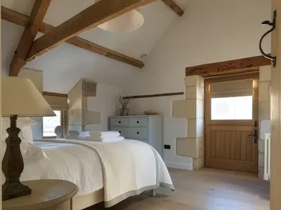 Cotswold Barn Bentham 30