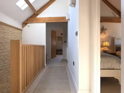 Cotswold Barn Bentham 7